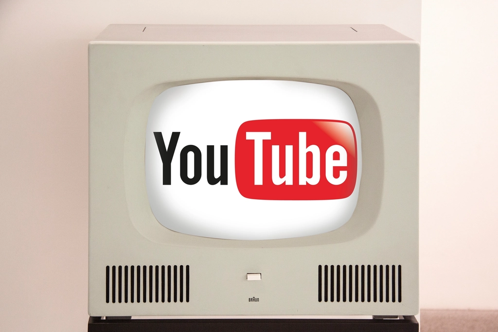 YouTube logo vintage TV, location